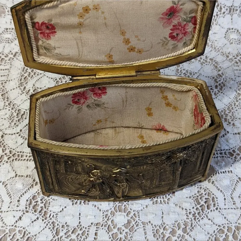 Weidlich Bros WB Mfg Co antique jewelry casket gold plated American Colonial